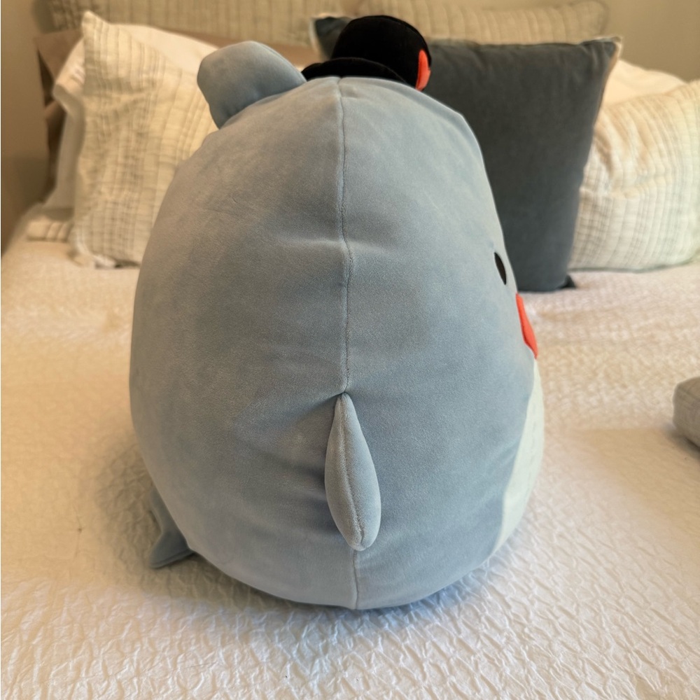 Samir the Whale Squishmallow – 14” Valentine’s Day Edition (S14 #919-8) - Picture 4 of 10
